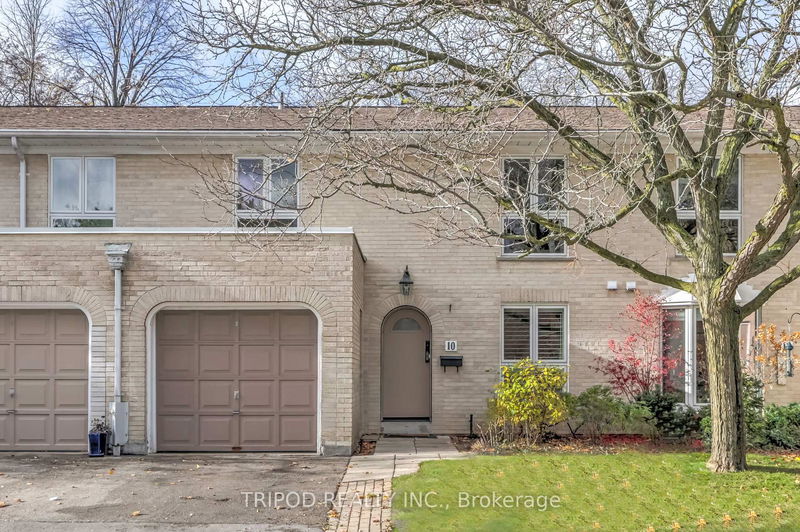 home for sale on 10 Scenic Millway