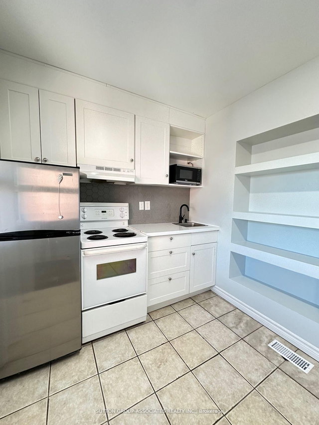 1 - 444 Westmount Avenue