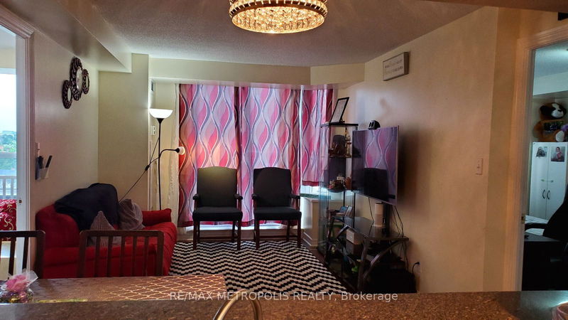 home for lease on 1117-1700 Eglinton Avenue E
