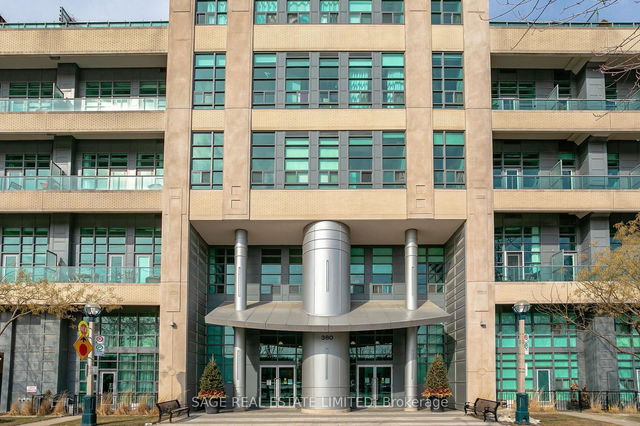 122 - 380 Macpherson Avenue