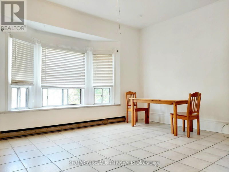 home for lease on 2nd Flr-405 Spadina Avenue