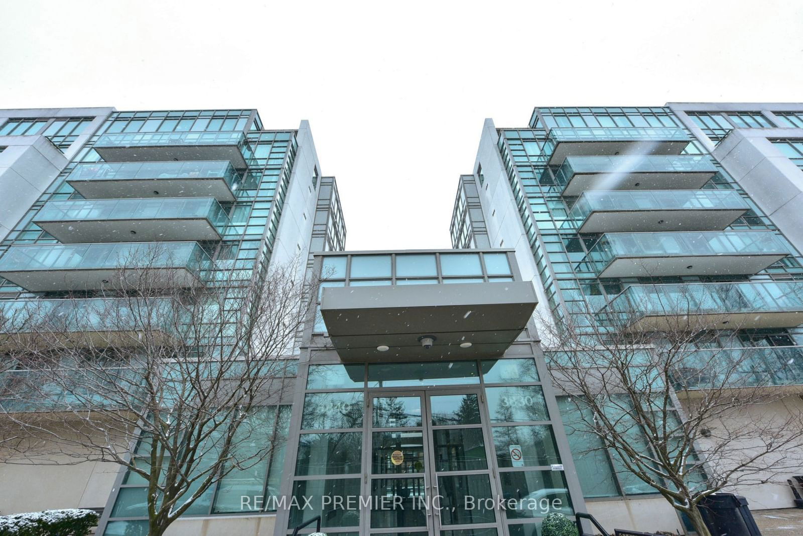 Building in 3840 Bathurst Street