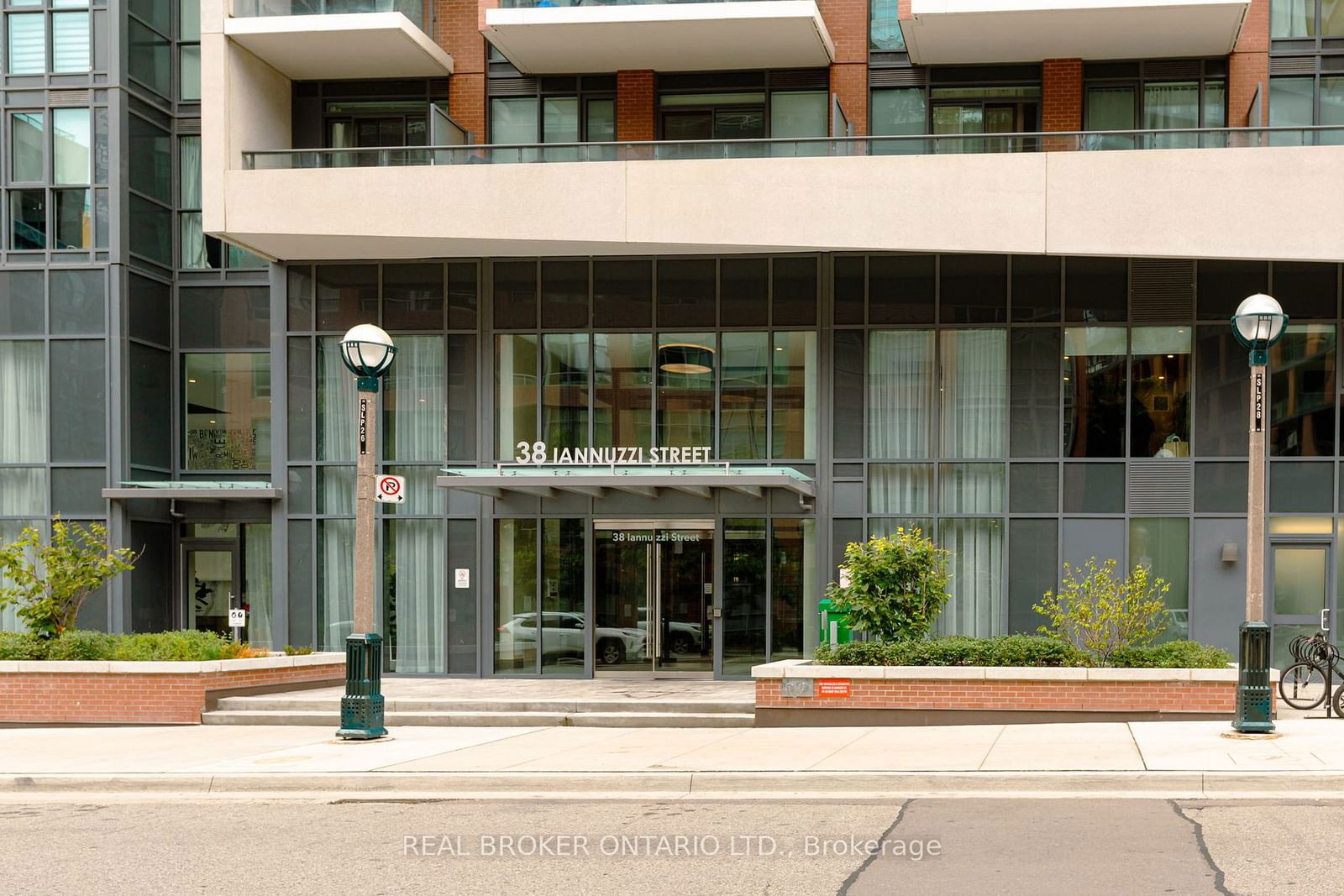 Condo leased at 1513-38 Iannuzzi Street, Toronto, Niagara, M5V 0S2 - MLS: C11824306