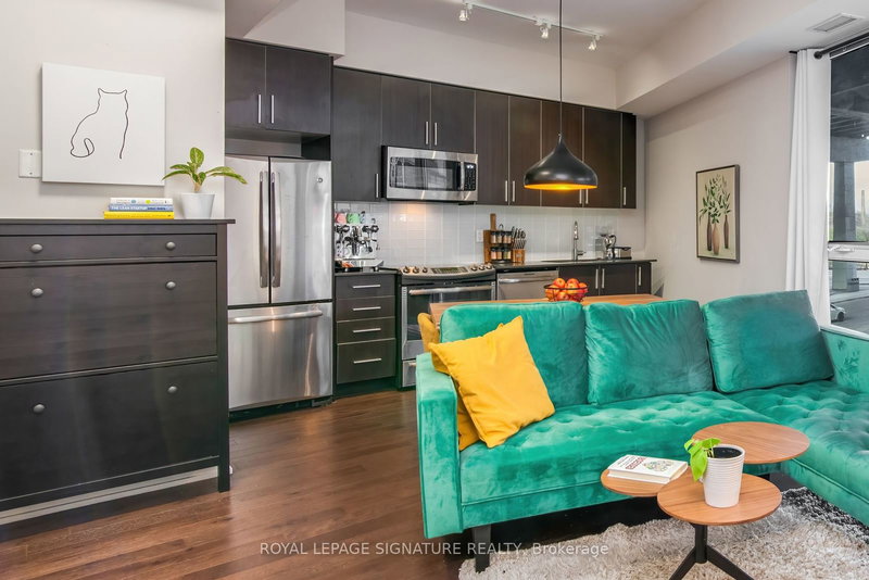 212 - 20 Bruyeres Mews, Toronto, M5V 0G8 | Image 3