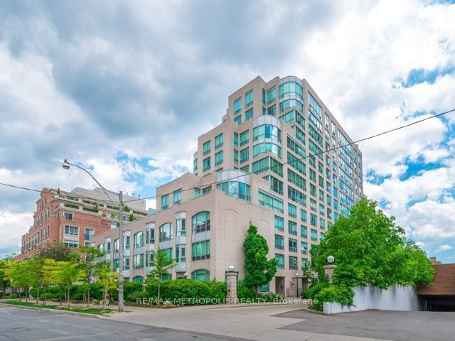home for lease on PH201-942 Yonge Street