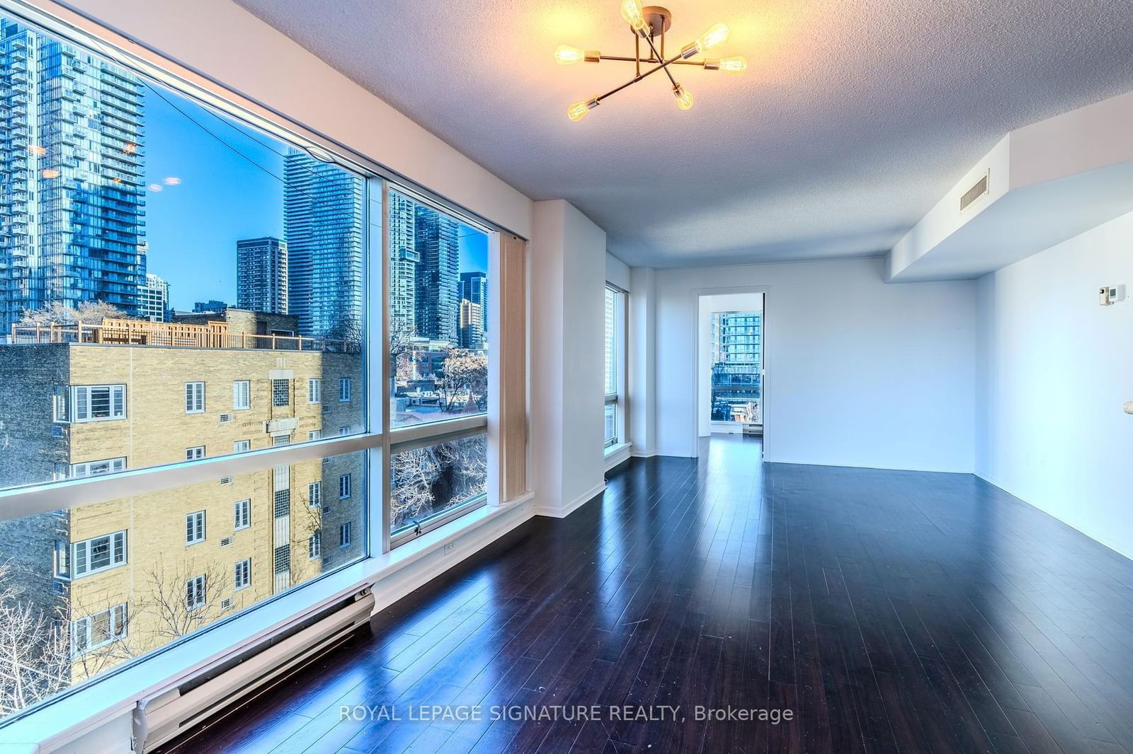 Condo leased at 704-1001 Bay Street, Toronto, Bay Street Corridor, M5S 3A6 - MLS: C11881205