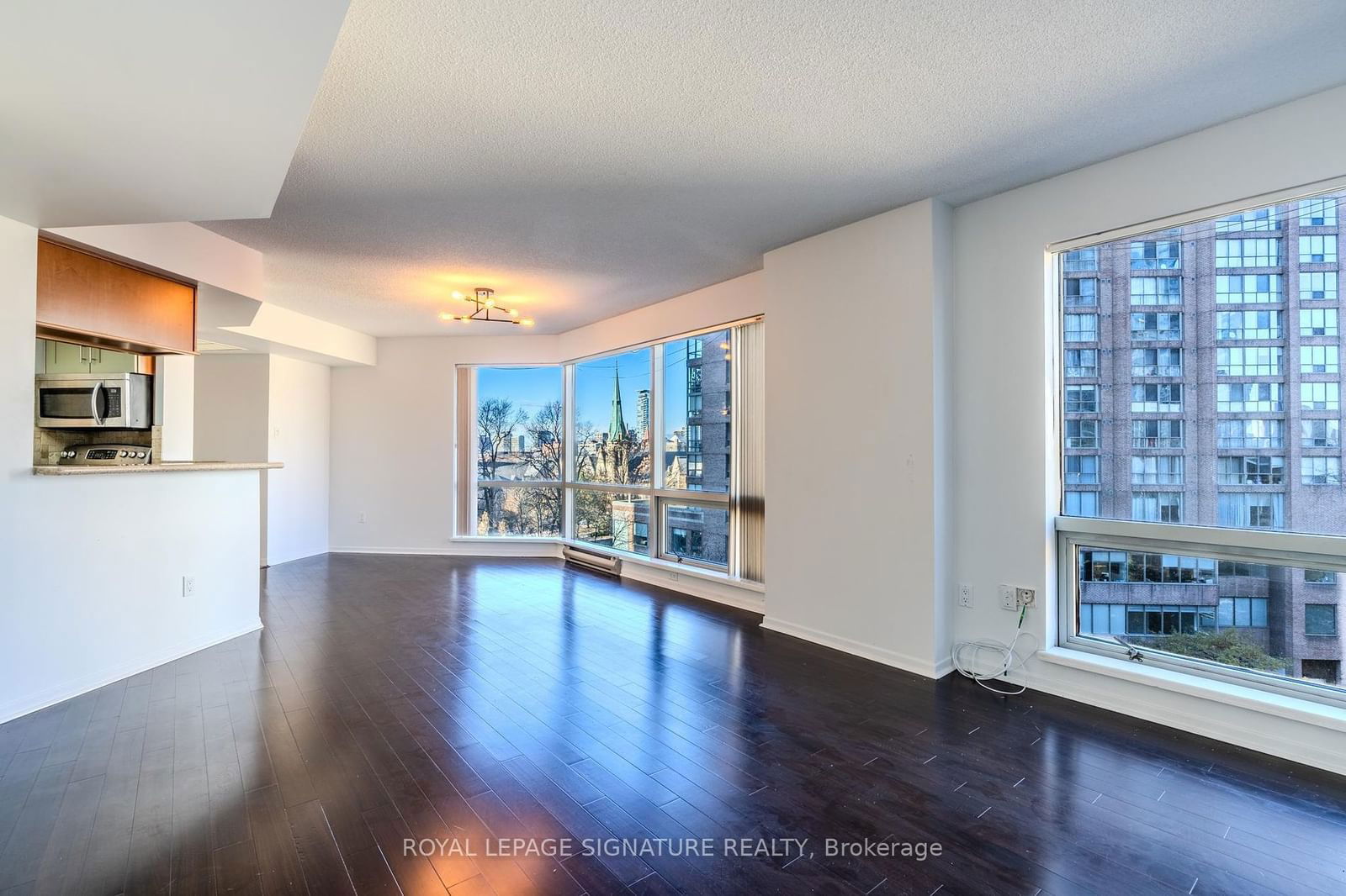 Condo leased at 704-1001 Bay Street, Toronto, Bay Street Corridor, M5S 3A6 - MLS: C11881205