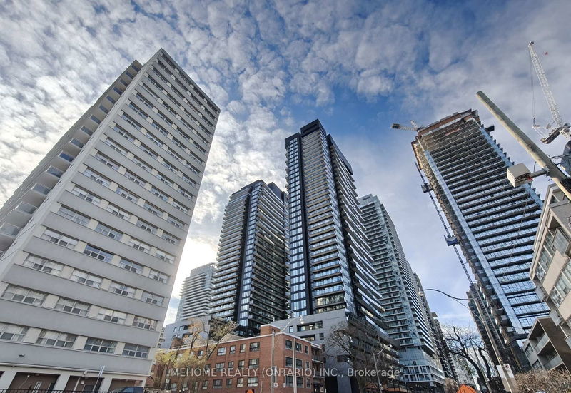 home for lease on 622-117 Broadway Avenue