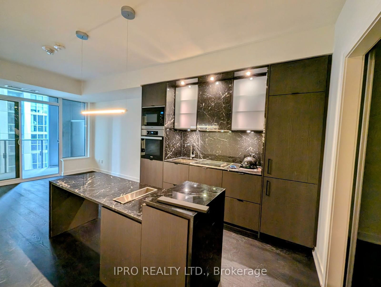 Condo leased at 1707-11 Yorkville Avenue, Toronto, Annex, M4W 1L2 - MLS: C11882753