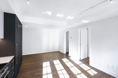 Unit 109 — 2 Clarendon Ave, Toronto - Casa Loma image-0-2