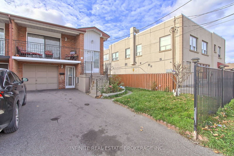 610 Vaughan Rd, Toronto, M6C 2R5 | Image 3