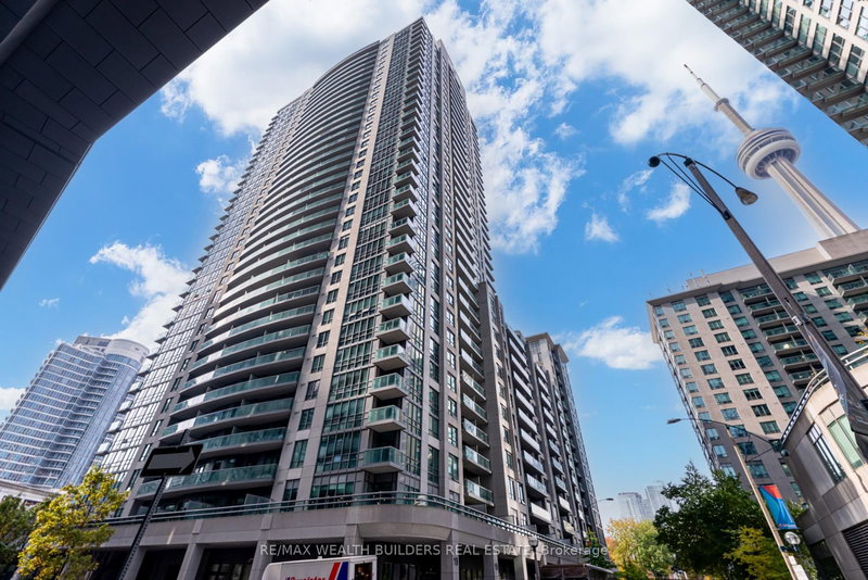 1007 - 19 Grand Trunk Cres, Toronto, M5J 3A3 | Image 2