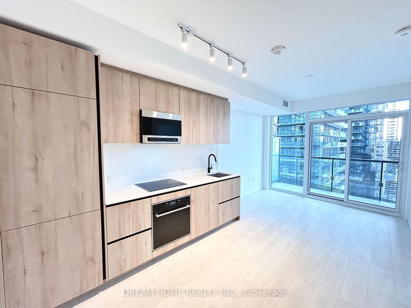 home for lease on 1106-117 Broadway Avenue