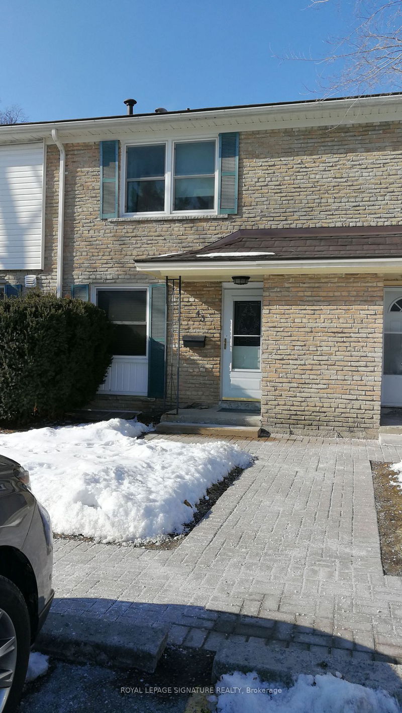 home for lease on 43-551 Steeles Avenue W