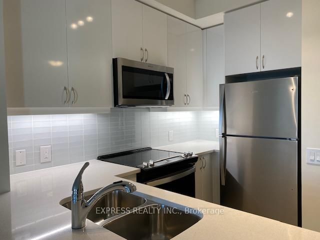 home for lease on 903-4955 Yonge Street