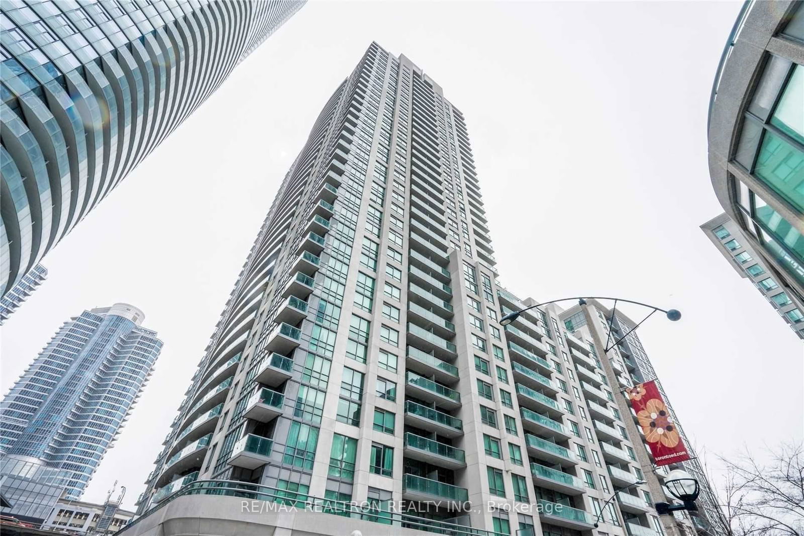 Condo for lease at 2709-19 Grand Trunk Crescent, Toronto, Waterfront Communities C1, M5G 3A3 - MLS: C11884813