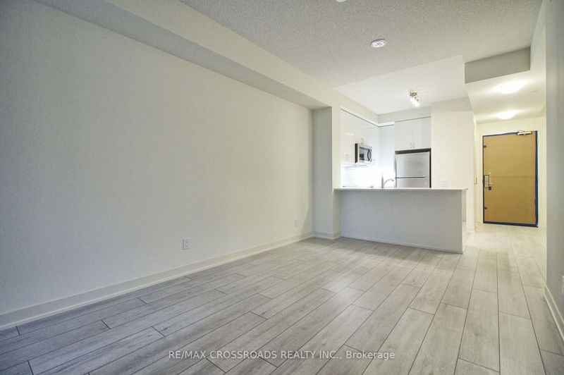home for lease on 703-4955 Yonge Street