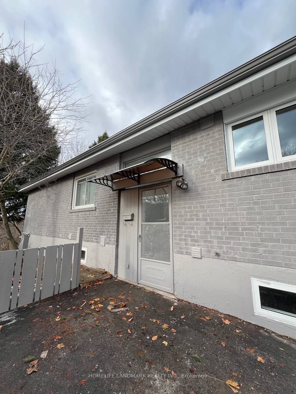 Semi-Detached House leased at Unit B-201B Sweeney Drive, Toronto, Victoria Village, M4A 1V5 - MLS: C11885965