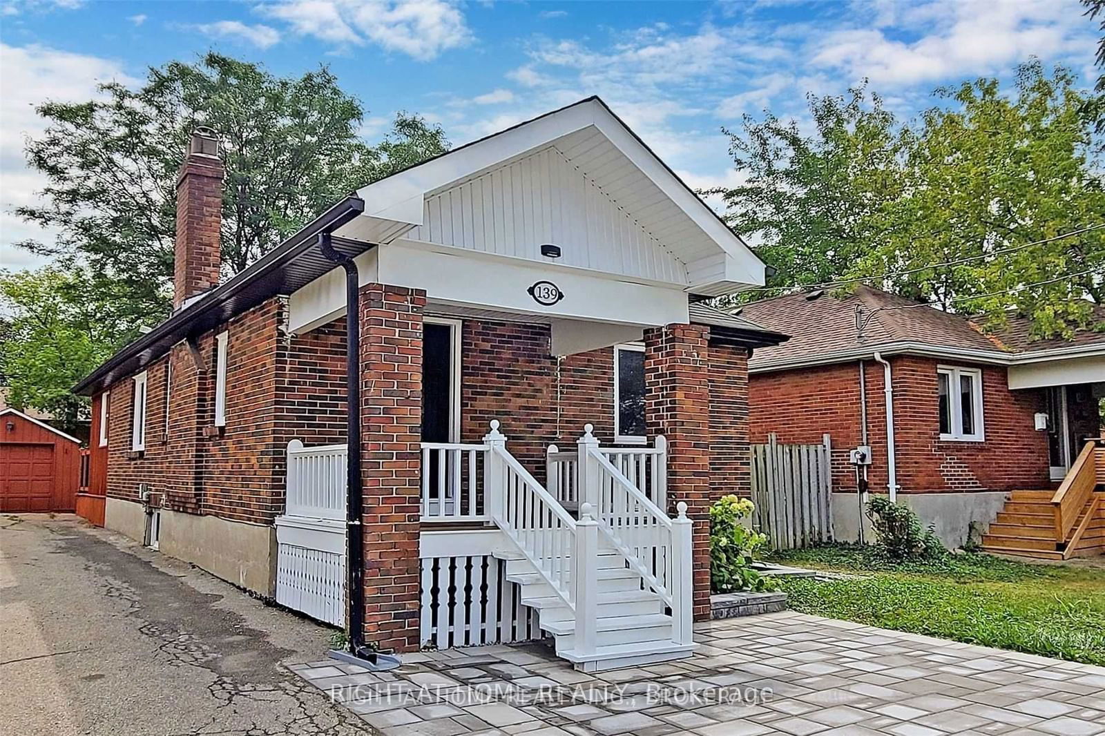 Building in 139 Drewry Avenue