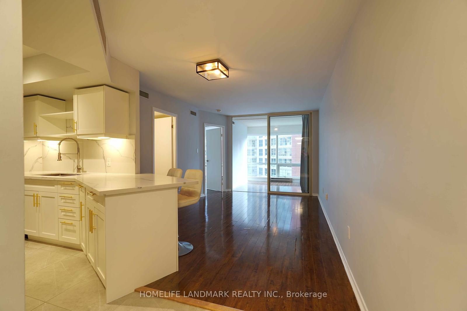 Condo leased at 605-1001 Bay Street, Toronto, Bay Street Corridor, M5S 3A6 - MLS: C11886036