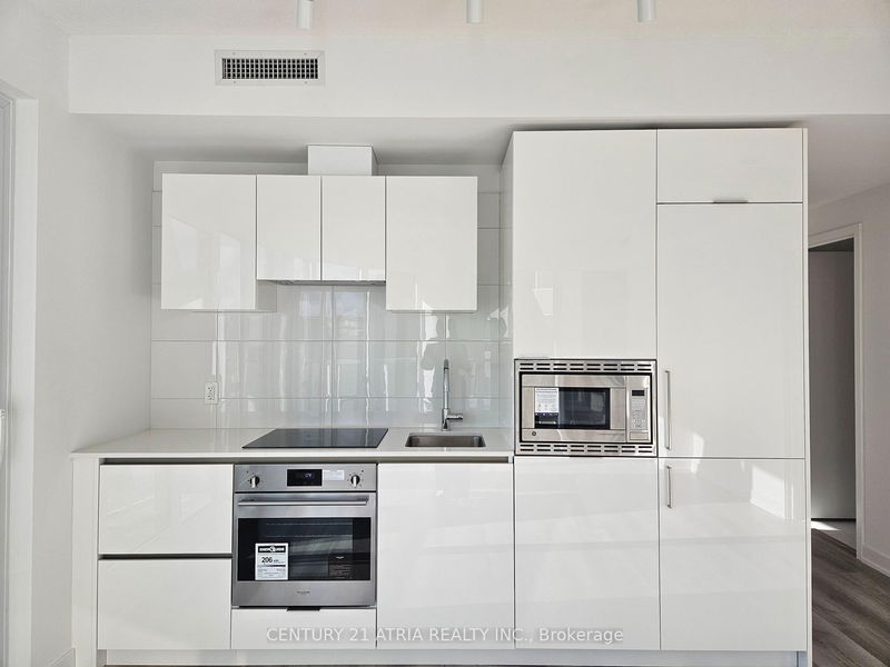 home for lease on 2414-230 Simcoe Street