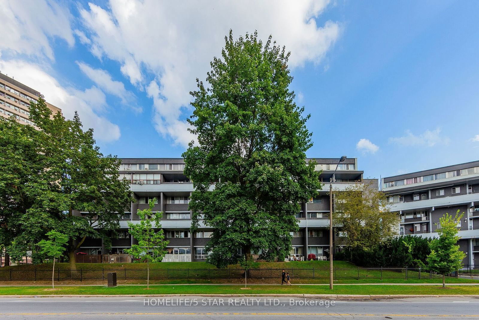 Building at 5 SUNNY GLENWAY, Toronto, Flemingdon Park