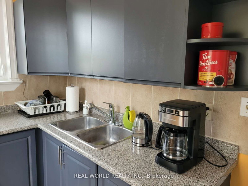 46 Connaught Ave, Toronto, M2M 1G8 | Image 3