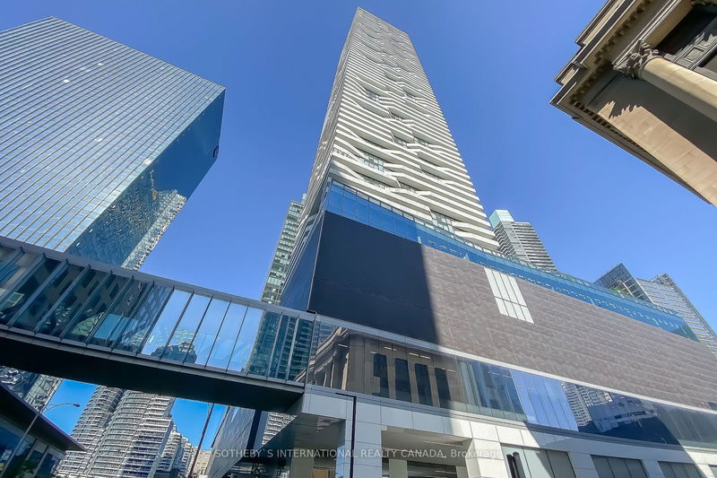 100 Harbour St #5110, Toronto, Ontario (MLS C11888252)