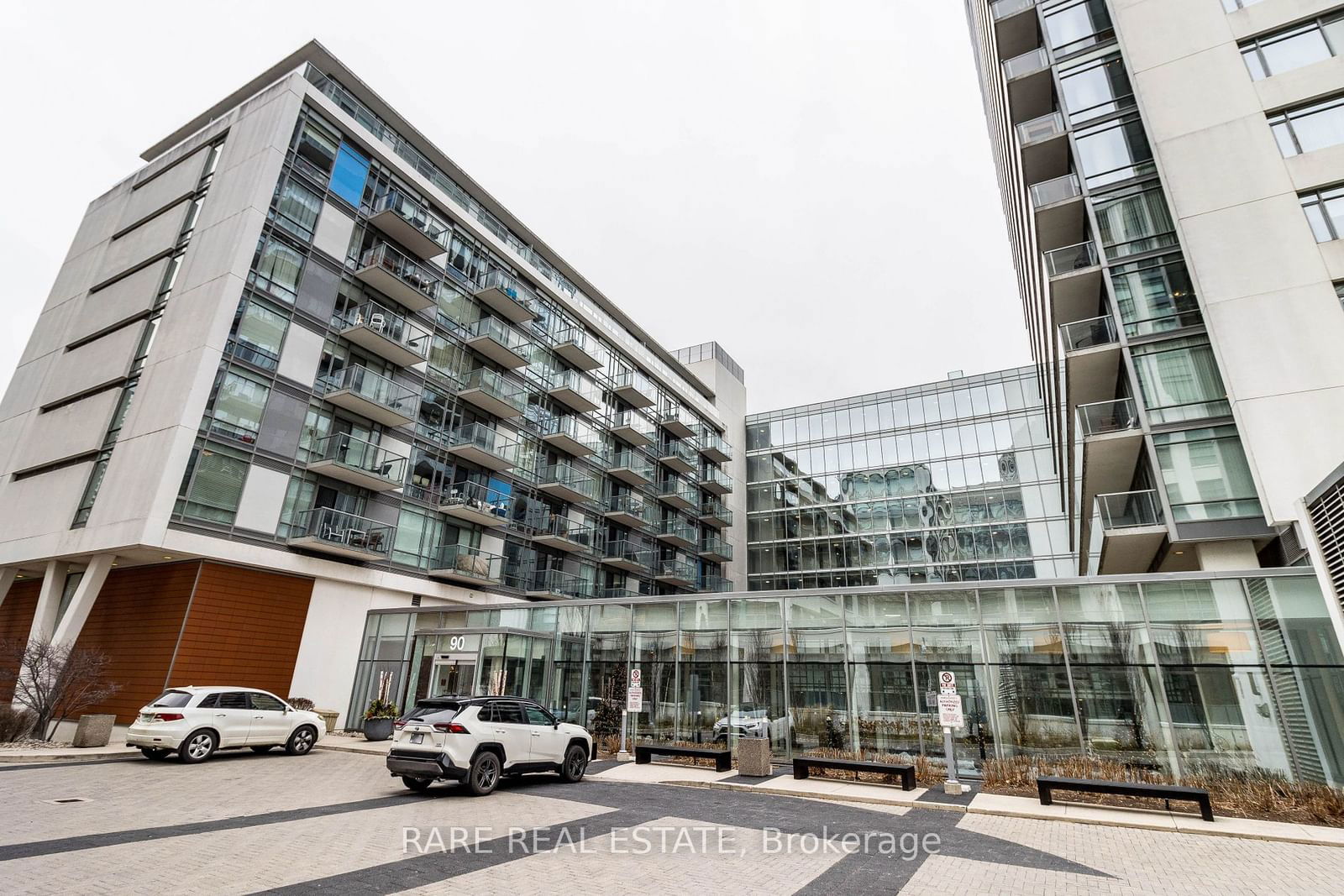 Condo leased at 527-90 Stadium Road, Toronto, Niagara, M5V 3W5 - MLS: C11889525