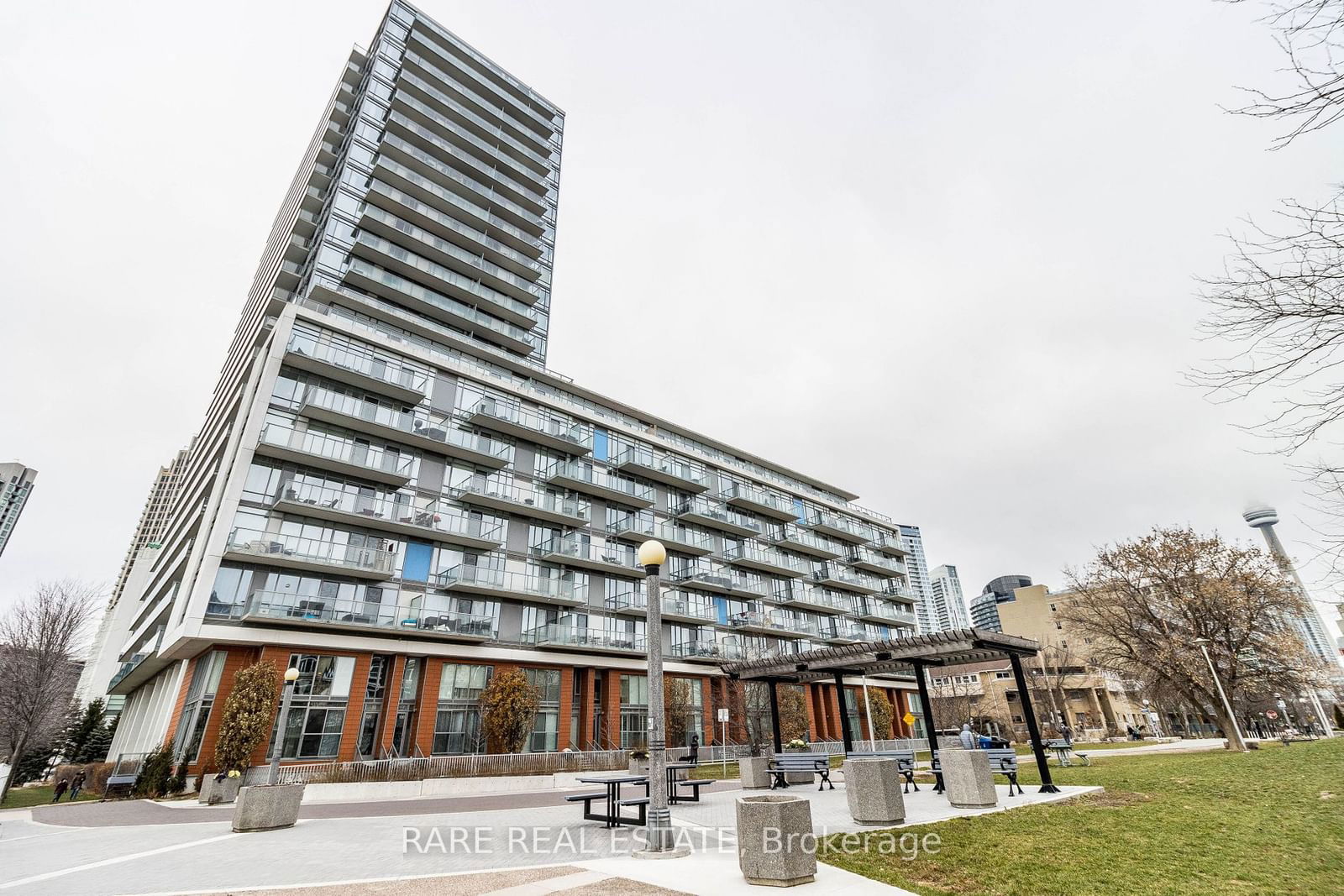 Condo leased at 527-90 Stadium Road, Toronto, Niagara, M5V 3W5 - MLS: C11889525