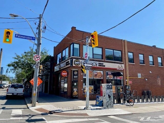 Upper Level leased at 201-809 Dundas Street, Toronto, Trinity-Bellwoods, M6J 1V3 - MLS: C11891327