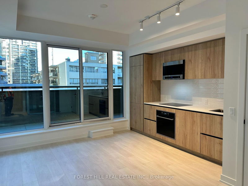 home for lease on 208-117 Broadway Avenue