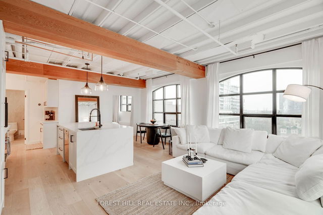 504 - 736 Dundas Street