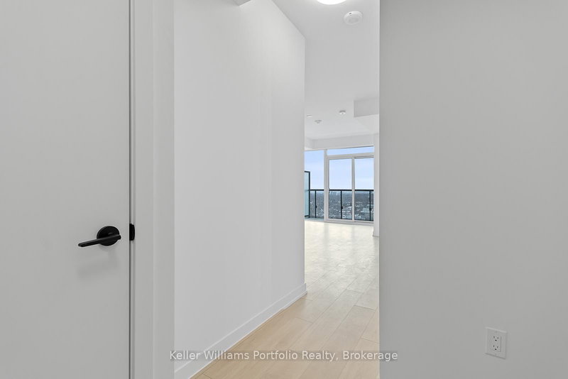 2201 - 127 Broadway Ave, Toronto, M4P 1V4 | Image 2