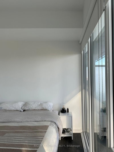 Unit 2802 — 42 Charles Street E — more photos