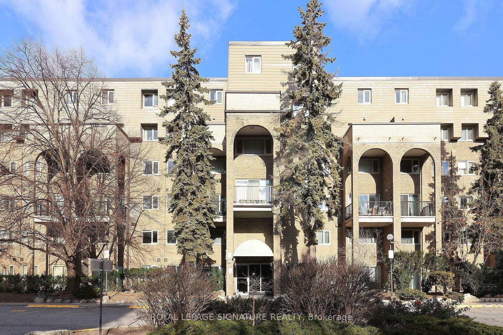 Building in 4005 Don Mills Road