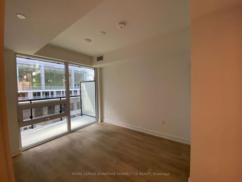 home for lease on 422-117 Broadway Avenue