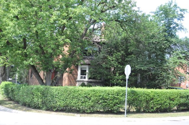 home for lease on 92 Kimbark Boulevard