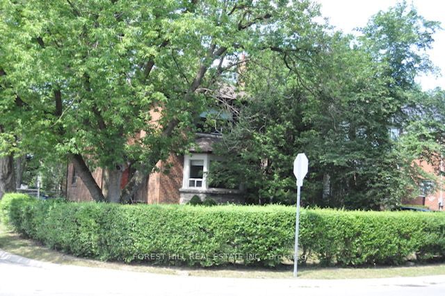 Building at 92 Kimbark Boulevard, Toronto, Lawrence Park South