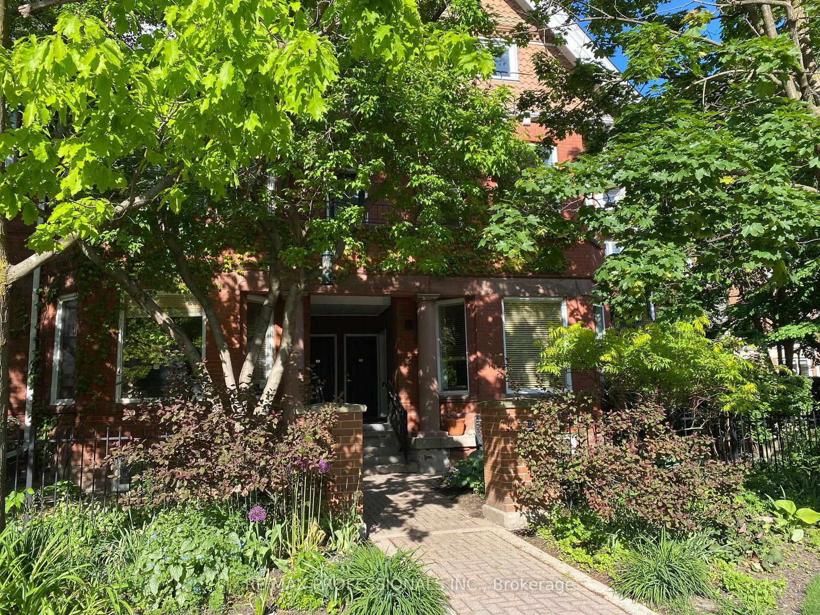 Townhouse for lease at 14-217 St George Street, Toronto, Annex, M5R 3S7 - MLS: C11897087