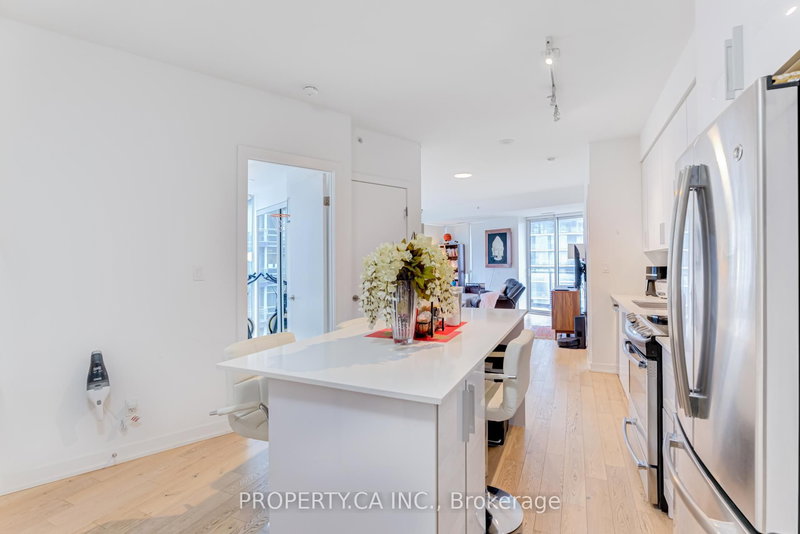 1213 - 20 Bruyeres Mews, Toronto, M5V 0G8 | Image 3