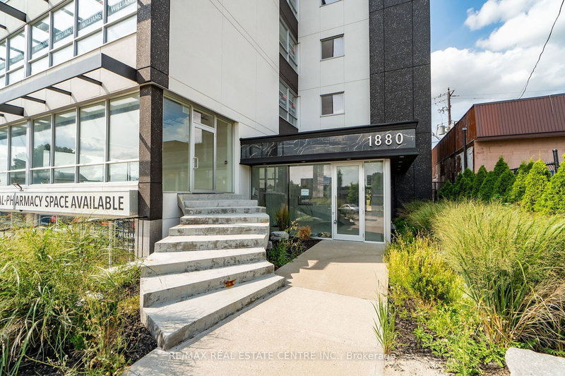 2nd flr - 1880 O'connor Dr, Toronto, M4A 1W9 | Image 2