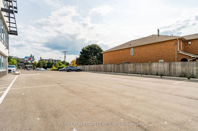 3rd Flr - 1880 O'connor Dr, Toronto, M4A 1W9 | Image 3