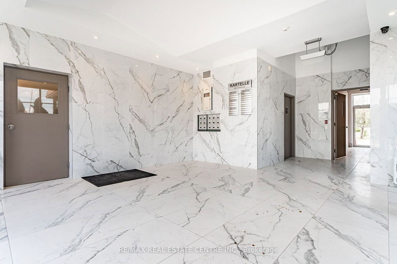 4th Flr - 1880 O'connor Dr, Toronto, M4A 1W9 | Image 2