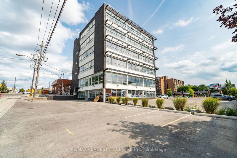5th Flr - 1880 O'connor Dr, Toronto, M4A 1W9 | Image 2
