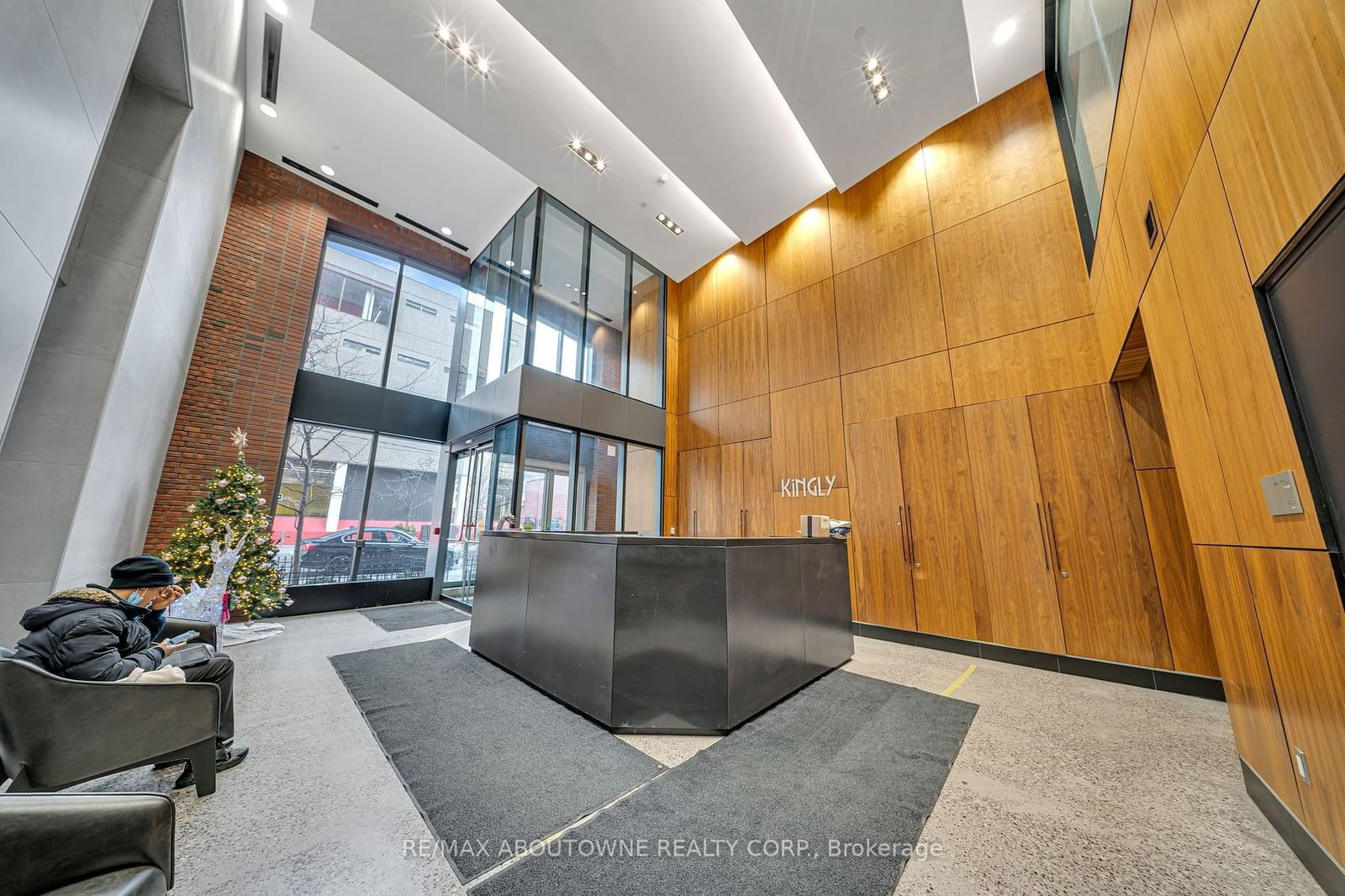 Condo for lease at 1404-501 Adelaide Street, Toronto, Waterfront Communities C1, M5V 0R3 - MLS: C11899368