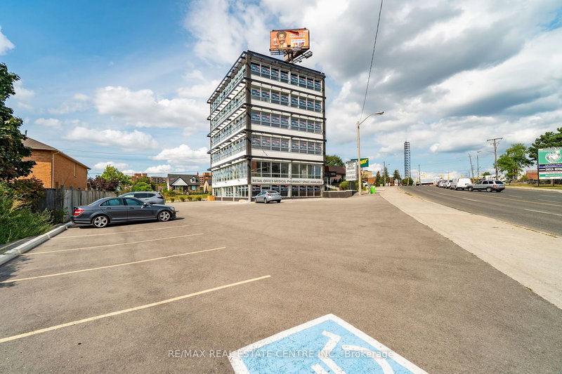 1880 O'connor Dr, Toronto, M4A 1W9 | Image 3