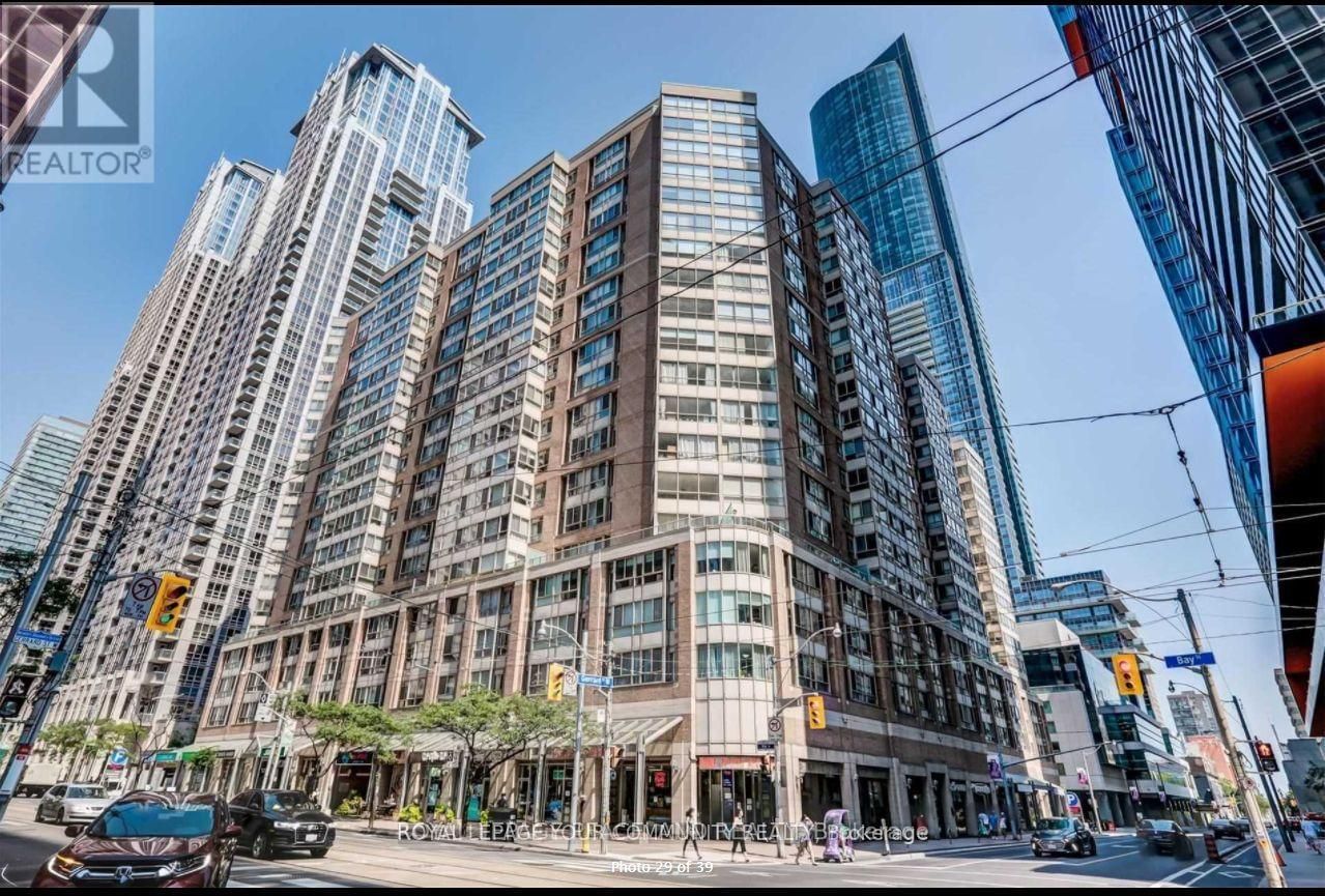 Condo leased at 810-717 Bay Street, Toronto, Bay Street Corridor, M5J 2G9 - MLS: C11899968