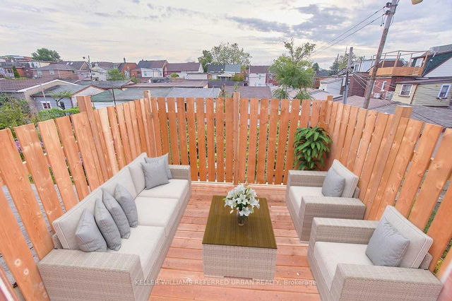 Upper - 559 Dufferin Street