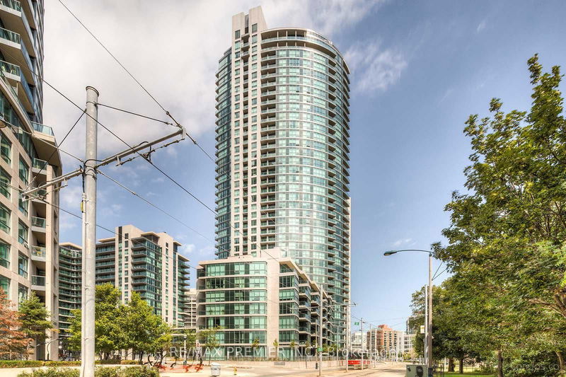 home for lease on 475-209 Fort York Boulevard